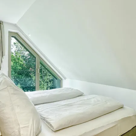 2 Bedroom Gorgeous In Tossens
