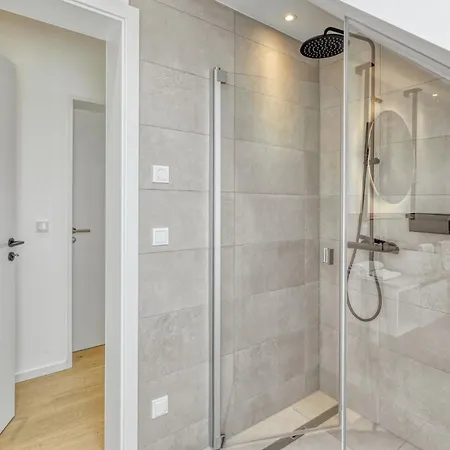2 Bedroom Gorgeous In Tossens *
