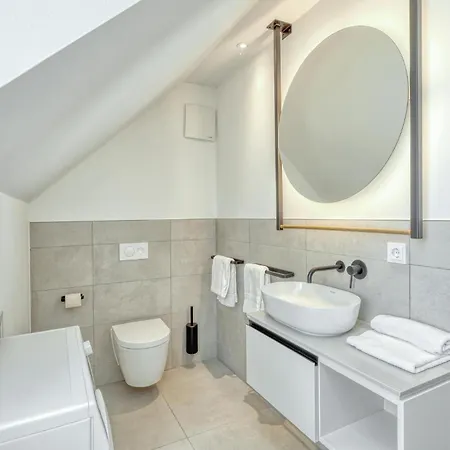 2 Bedroom Gorgeous In Tossens Apartamento